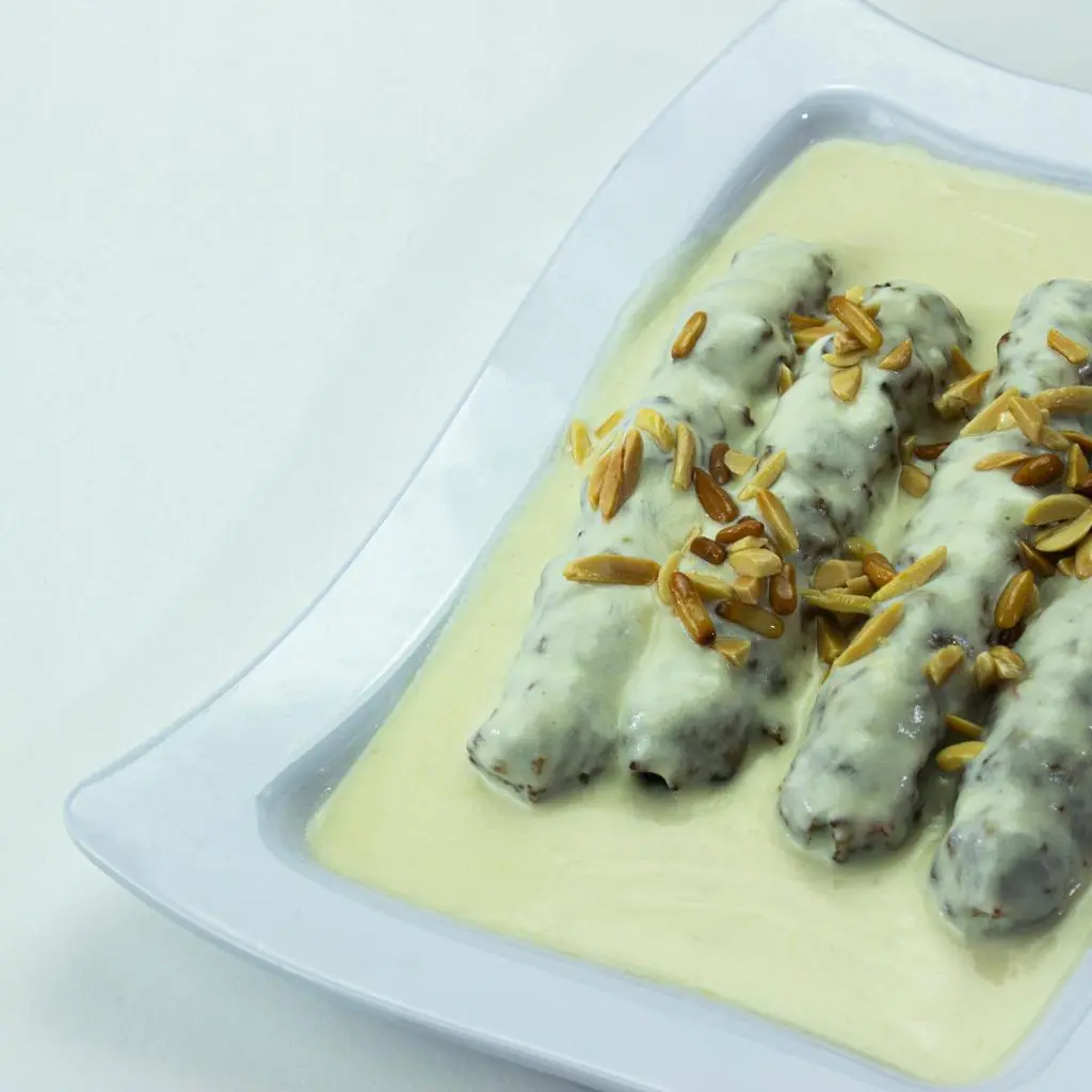 Kebab with Yogurt and Nuts
